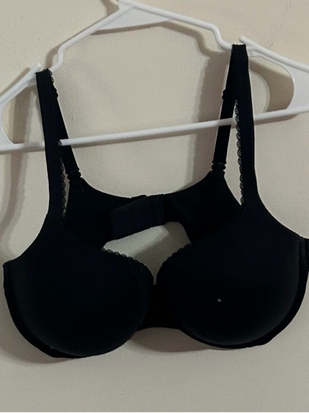 Victoria's Secret Size 38 DD Black Underwire T-Shirt Bra with Lace Trim